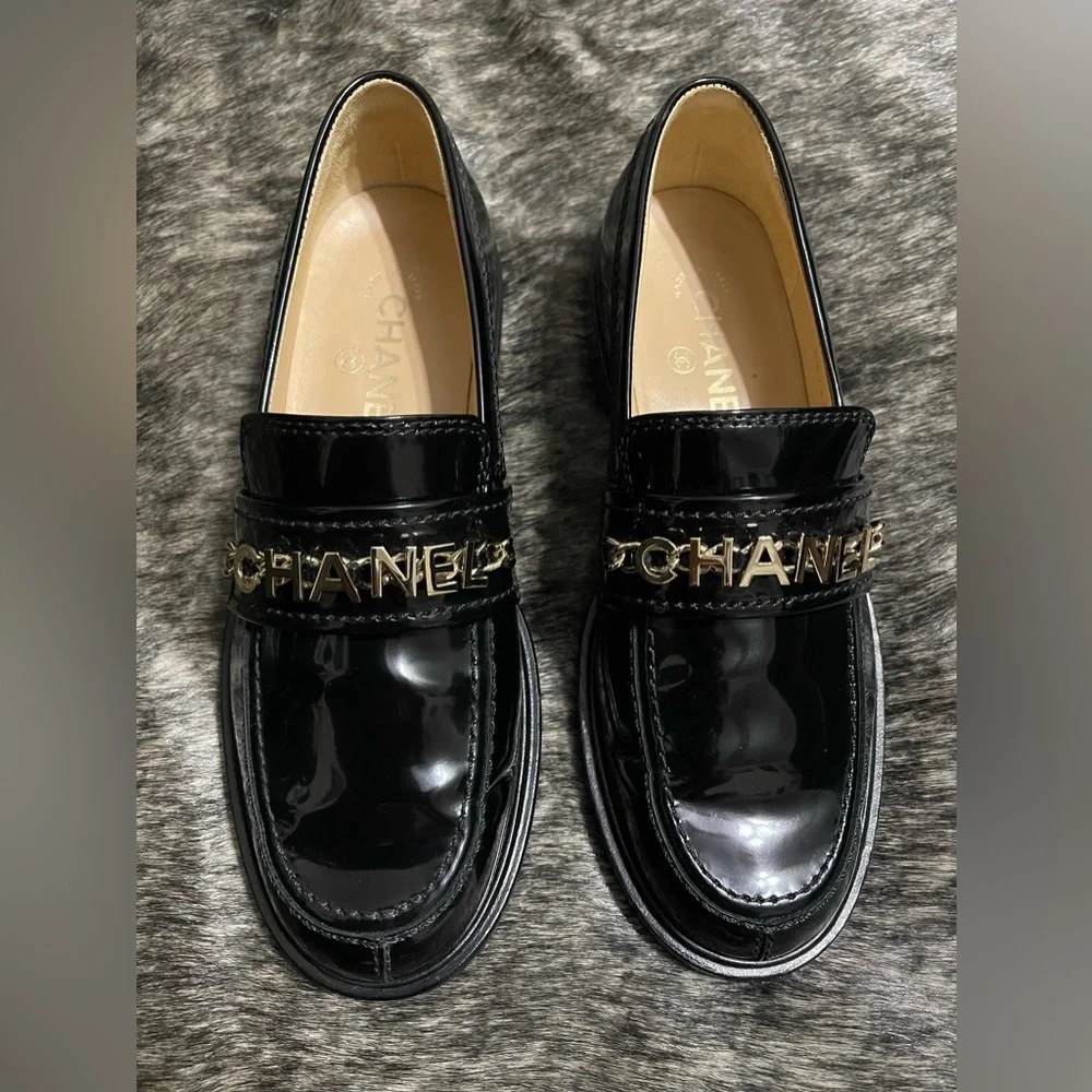 Authentic CHANEL Black Patent Gold Chain Loafer. Size 37 - Picture 2 of 14